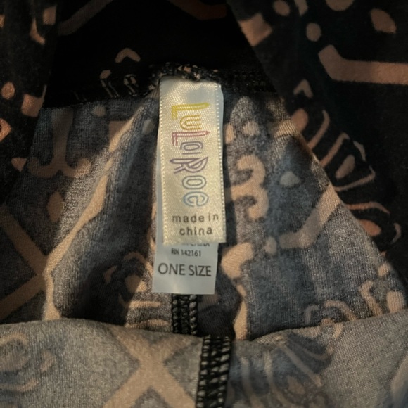 Lularoe OS leggings - Picture 3 of 3